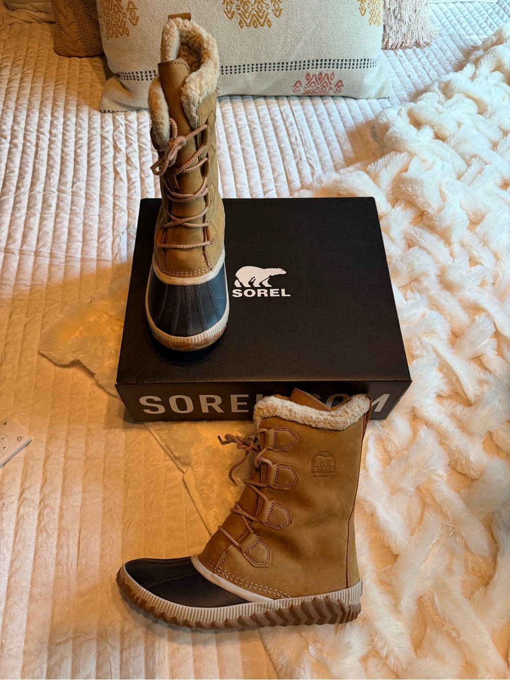 Sorel Women’s Out n About Lace-Up Winter/Snow Boots with Faux Fur